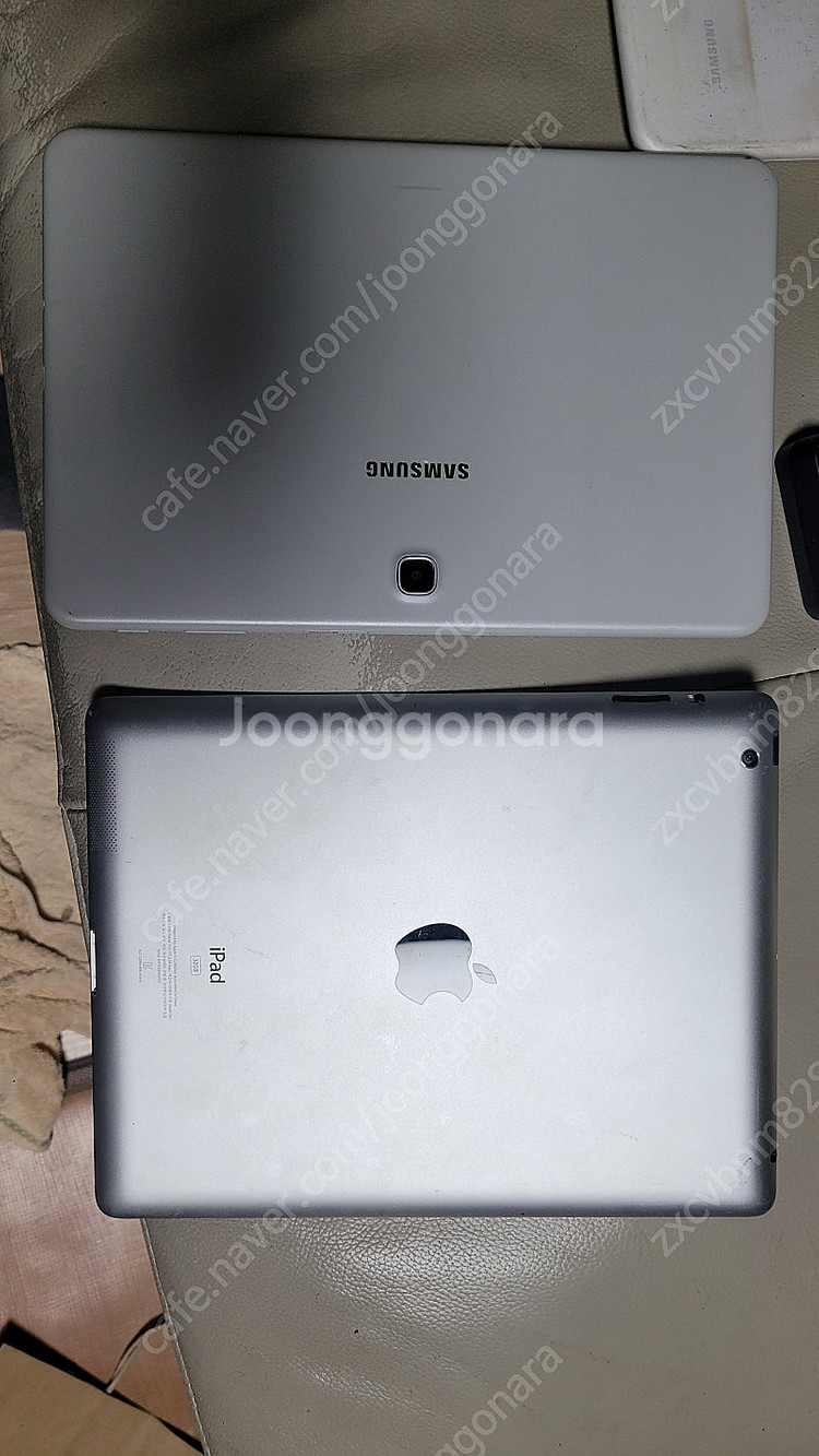 삼성 갤럭시 워치 기어3와 갤럭시 스포츠 2대 5만.태블릿 2대(부품용)2.5만.휴대폰 거치대 1만.착불--2